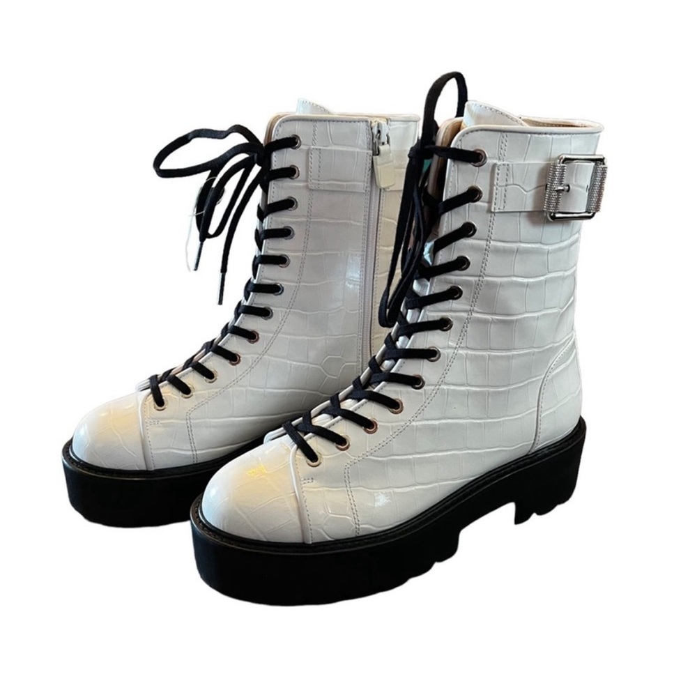 Stuart Weitzman Ryder Ultalift Boot White Leather Printed Soft Croc NEW Size 7.5